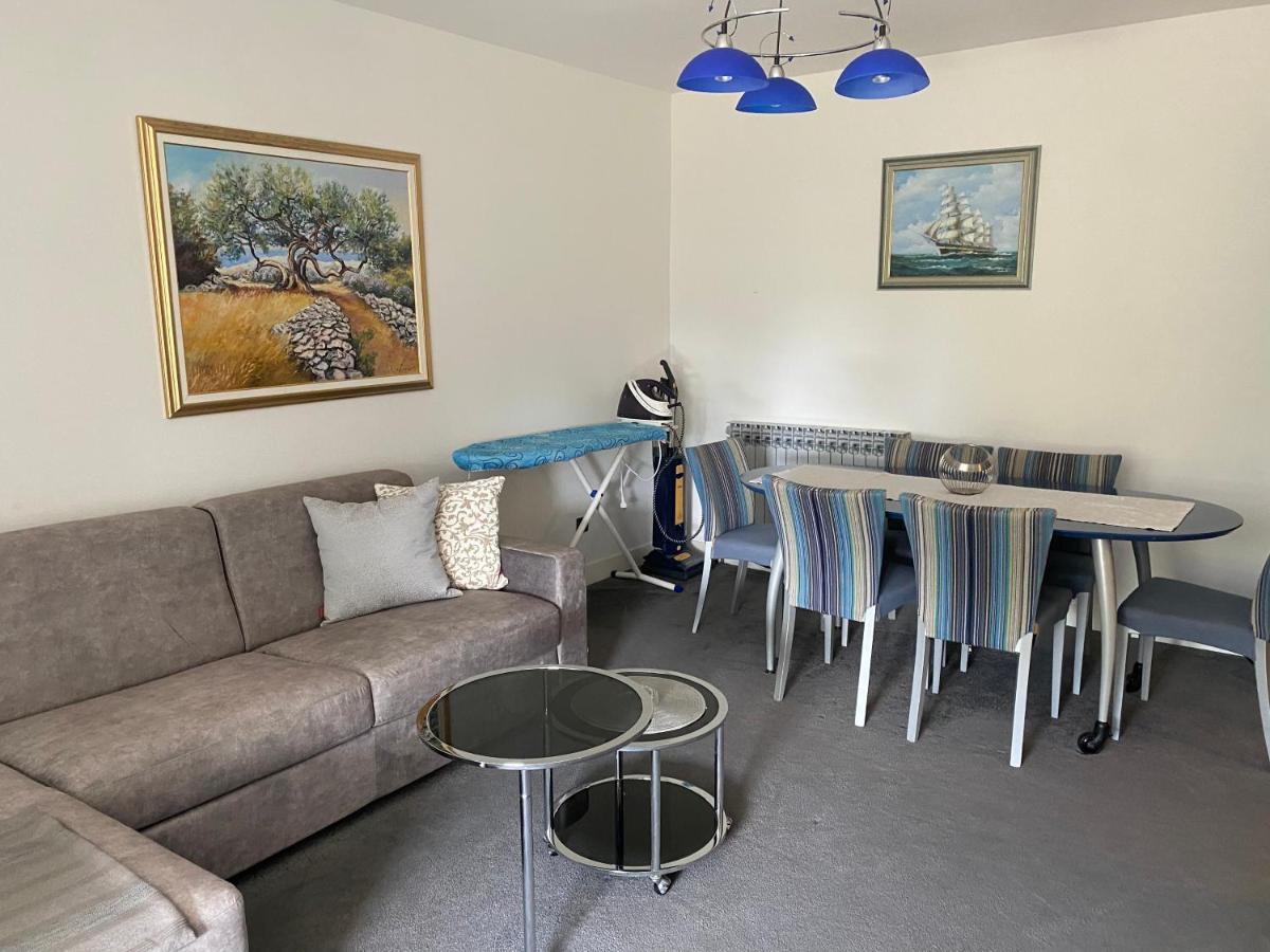Apartman Njivice Exterior photo